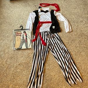 Men’s Pirate Halloween Costume